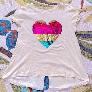 Old Navy Rainbow-Sequined Heart Tee Size XXL (16). Preowned but Good Condition.